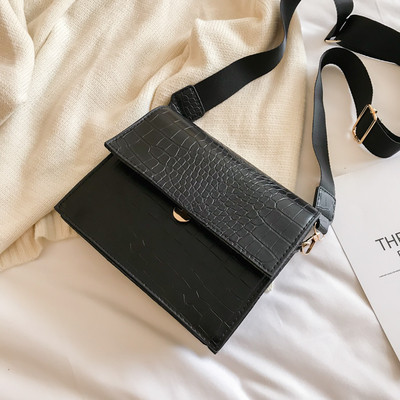 Öko bőrből készült modern női táska széles füllel, többféle színben