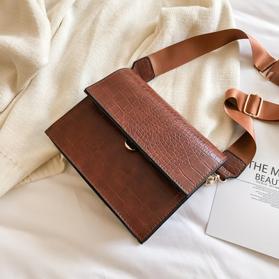 Öko bőrből készült modern női táska széles füllel, többféle színben