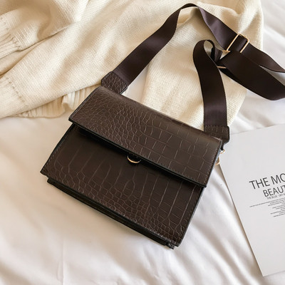 Öko bőrből készült modern női táska széles füllel, többféle színben