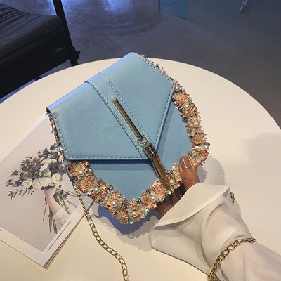 Geanta de dama eleganta cu perle si ciucuri in mai multe culori