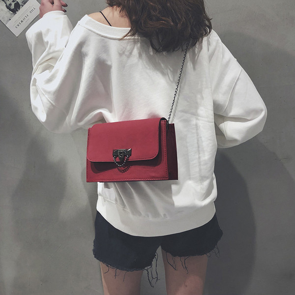 Модерна дамска малка чанта с дълга дръжка в няколко цвята