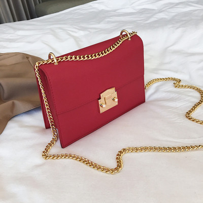 Stílusos női táska sima modell, hosszú füllel több színben