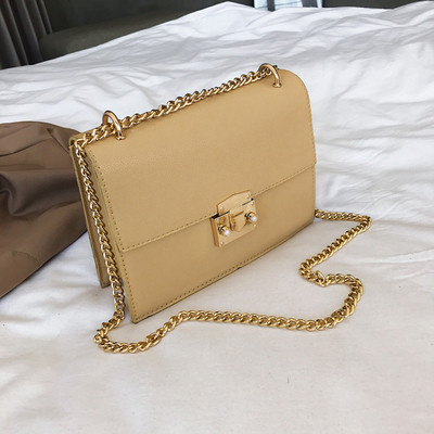 Stílusos női táska sima modell, hosszú füllel több színben