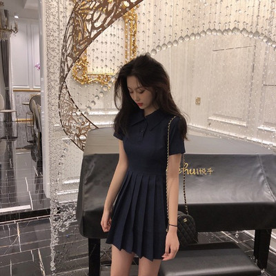 Alkalmi női ruha gallérral, fekete színben