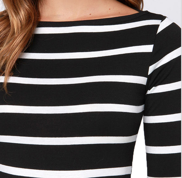 Női alkalmi csíkos ruha fekete-fehér színben