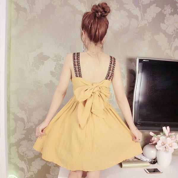 Stílusos női ruha modell kék és sárga színekben