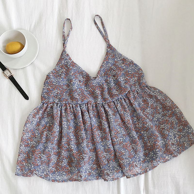 Virágos motívumú, modern női felső, több színben