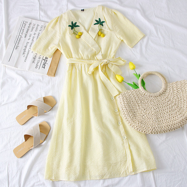 Rochie casual de dama in alb, galben si albastru