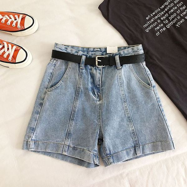 Дамски къси дънкови панталони в  бял и син цвят