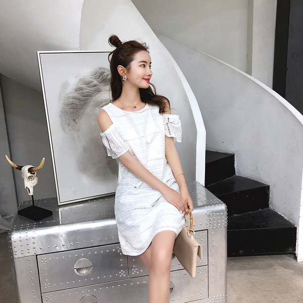 Rochie elegantă casual de damă în alb