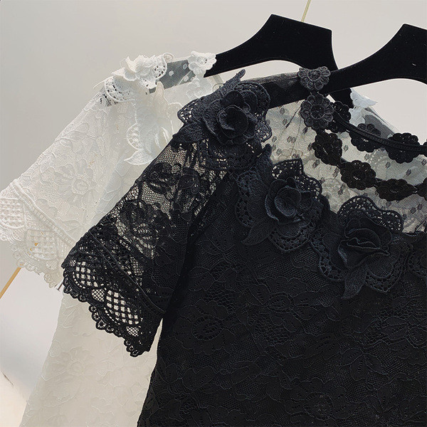 Női csipkeblúz rövid ujjú fekete-fehér színben