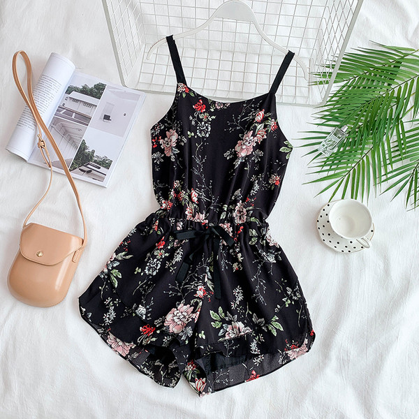 Modern női overall vékony pántokkal és virágmotívumokkal, különböző színekben