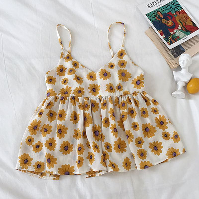 Napi női felső, virágmintával és vékony pántokkal