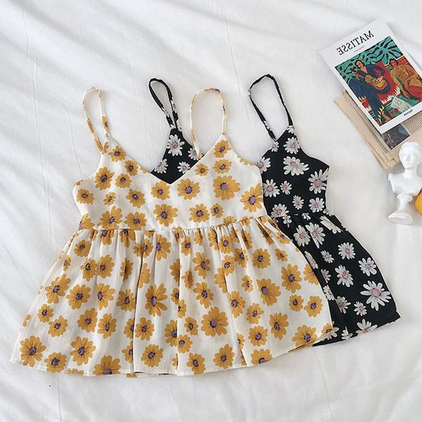 Napi női felső, virágmintával és vékony pántokkal