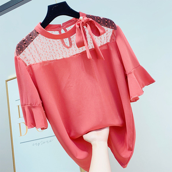 Női modern blúz rövid ujjal és csipkével, négy színben