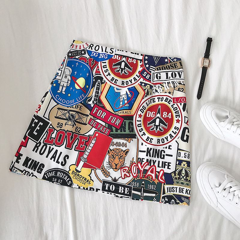 Női színes szoknya, változatos alkalmazásokkal