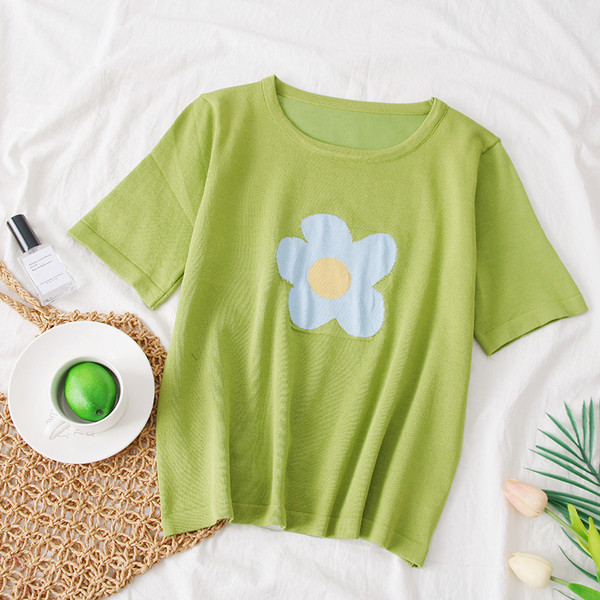 Tricou de damă colorat cu decolteu O