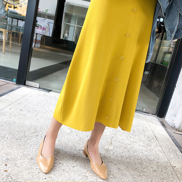 Rochie lunga de dama cu bretele subtiri si nasturi in mai multe culori