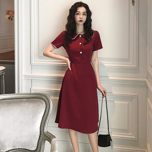 Rochie elegantă de damă, cu guler și nasturi, în visiniu