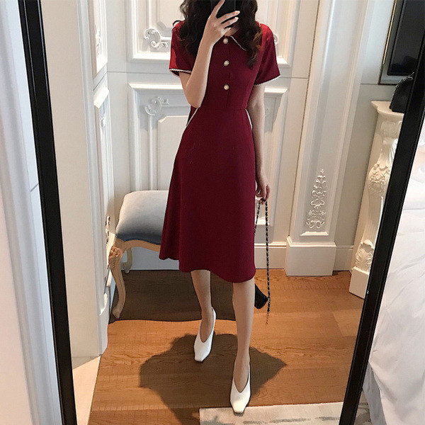 Rochie elegantă de damă, cu guler și nasturi, în visiniu