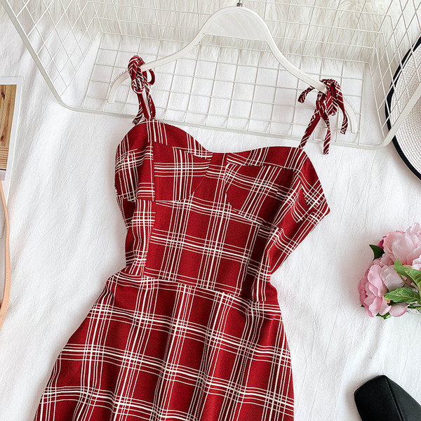 Modern női kockás ruha két színben, vékony pántokkal