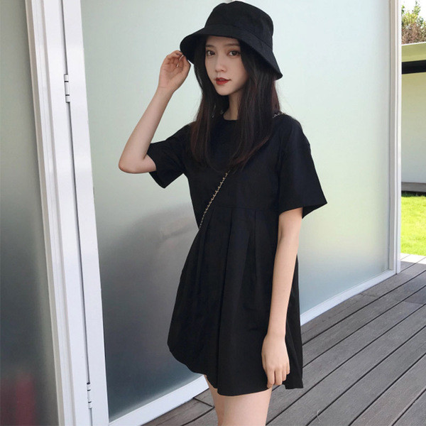 Alkalmi fekete ruha fekete és bordó színben