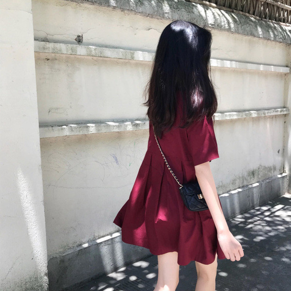 Alkalmi fekete ruha fekete és bordó színben