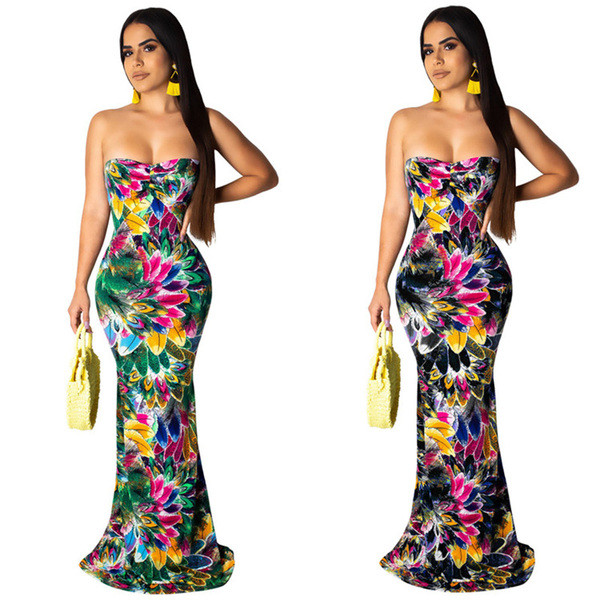 Új modell női ruha virágos motívumokkal