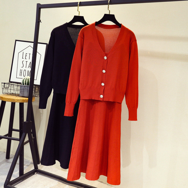 Stílusos női szett két részből - ruha és mellény fekete és piros színben