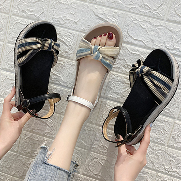 Női alkalmi platformszandál