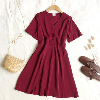 Alkalmi női ruha gombokkal és V-nyakú négy színben