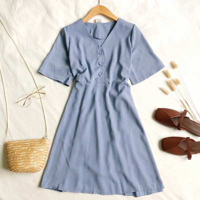 Alkalmi női ruha gombokkal és V-nyakú négy színben