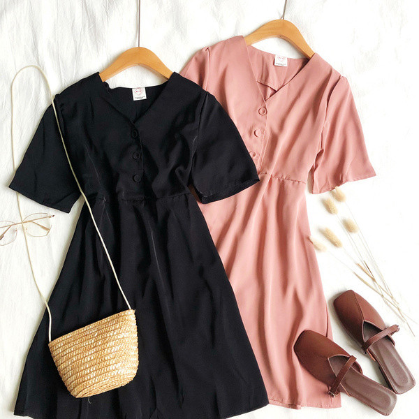 Alkalmi női ruha gombokkal és V-nyakú négy színben