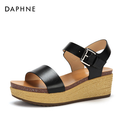 Női platformszandál fehér és fekete színben