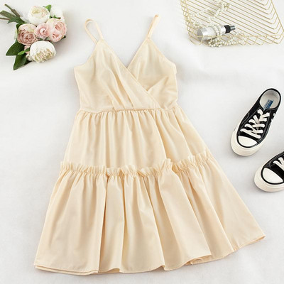 Nyári női ruha vékony pántokkal szabott modell több színben