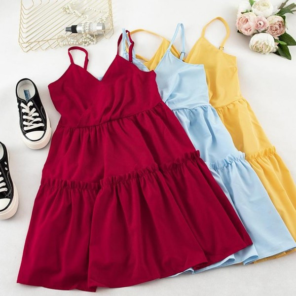 Nyári női ruha vékony pántokkal szabott modell több színben