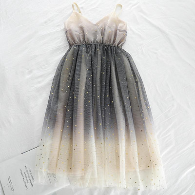 Modern női ruha irizáló színekben