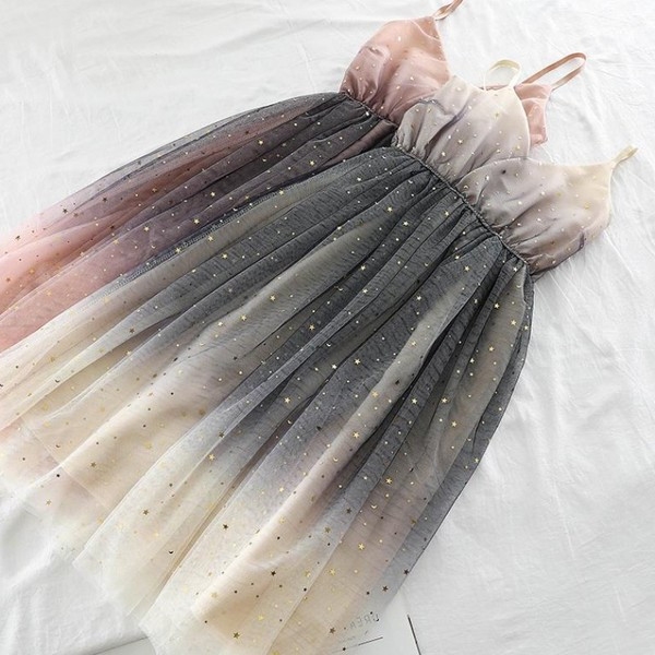 Modern női ruha irizáló színekben