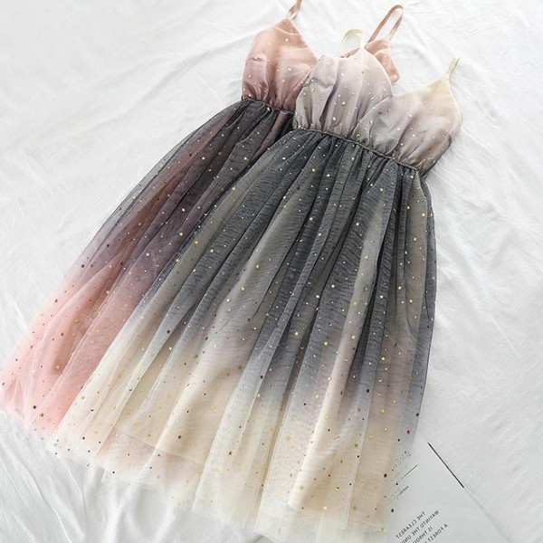 Modern női ruha irizáló színekben