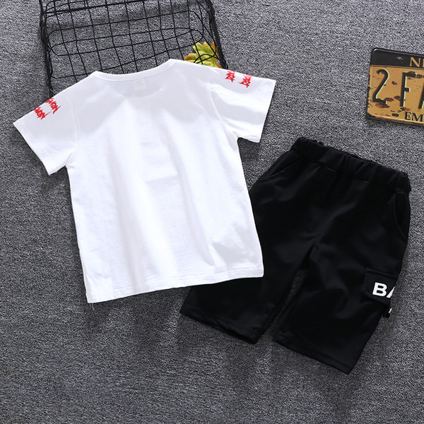 Aktuális gyerekkészlet fiúknak két színben, rárakással