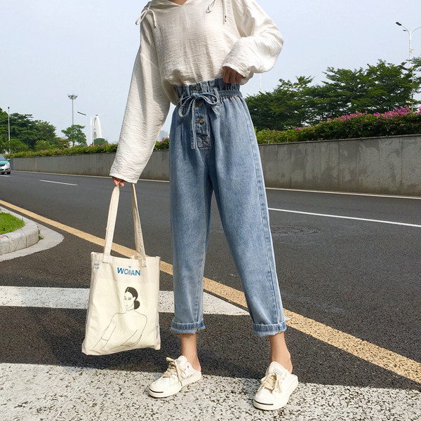 Blugi de dama actuali model lat cu talie inalta si nasturi