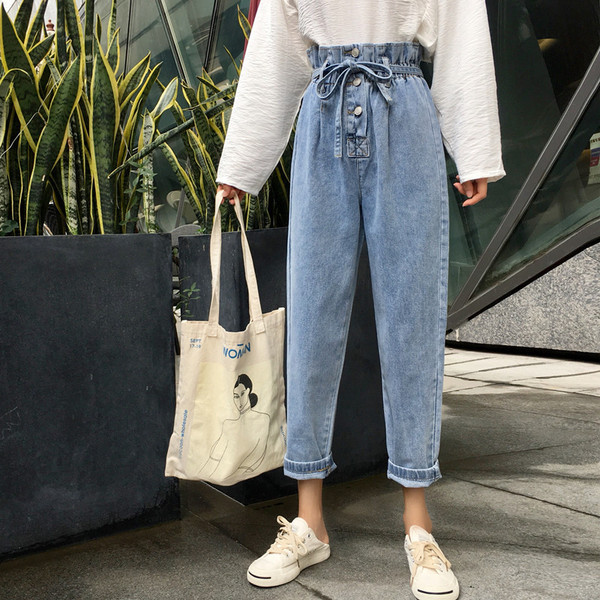 Blugi de dama actuali model lat cu talie inalta si nasturi