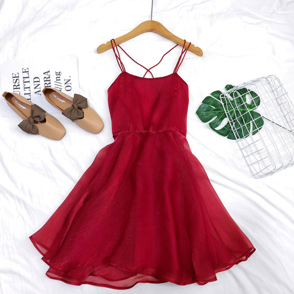 Elegáns női ruha vékony pántokkal, öt színnel