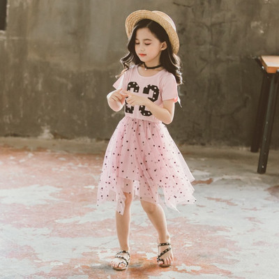 Модерна детска рокля в розов и бял цвят с апликация 