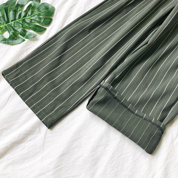 Stílusos női jumpsuit három szín csíkokkal