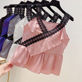 Szatén női felső V-nyakkal és csipkével több színben