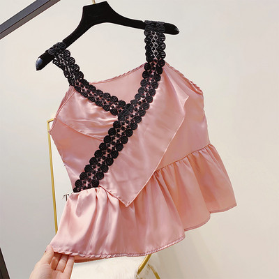 Szatén női felső V-nyakkal és csipkével több színben