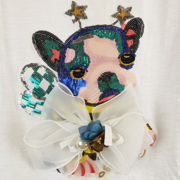 Modern női szett pólóval és farmerszoknyával