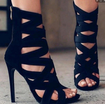Модерни дамски сандали на висок ток в черен и бежов цвят