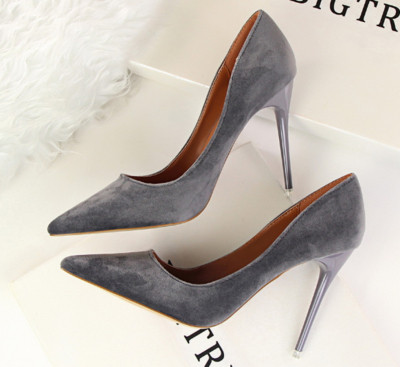 Formális női magas sarkú cipő több színben